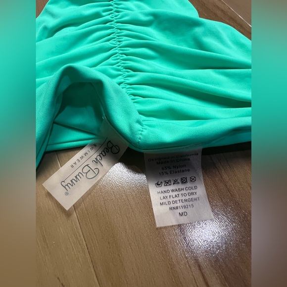 Beach Bunny Nadia Set Mint Jelly - Picture 3 of 4